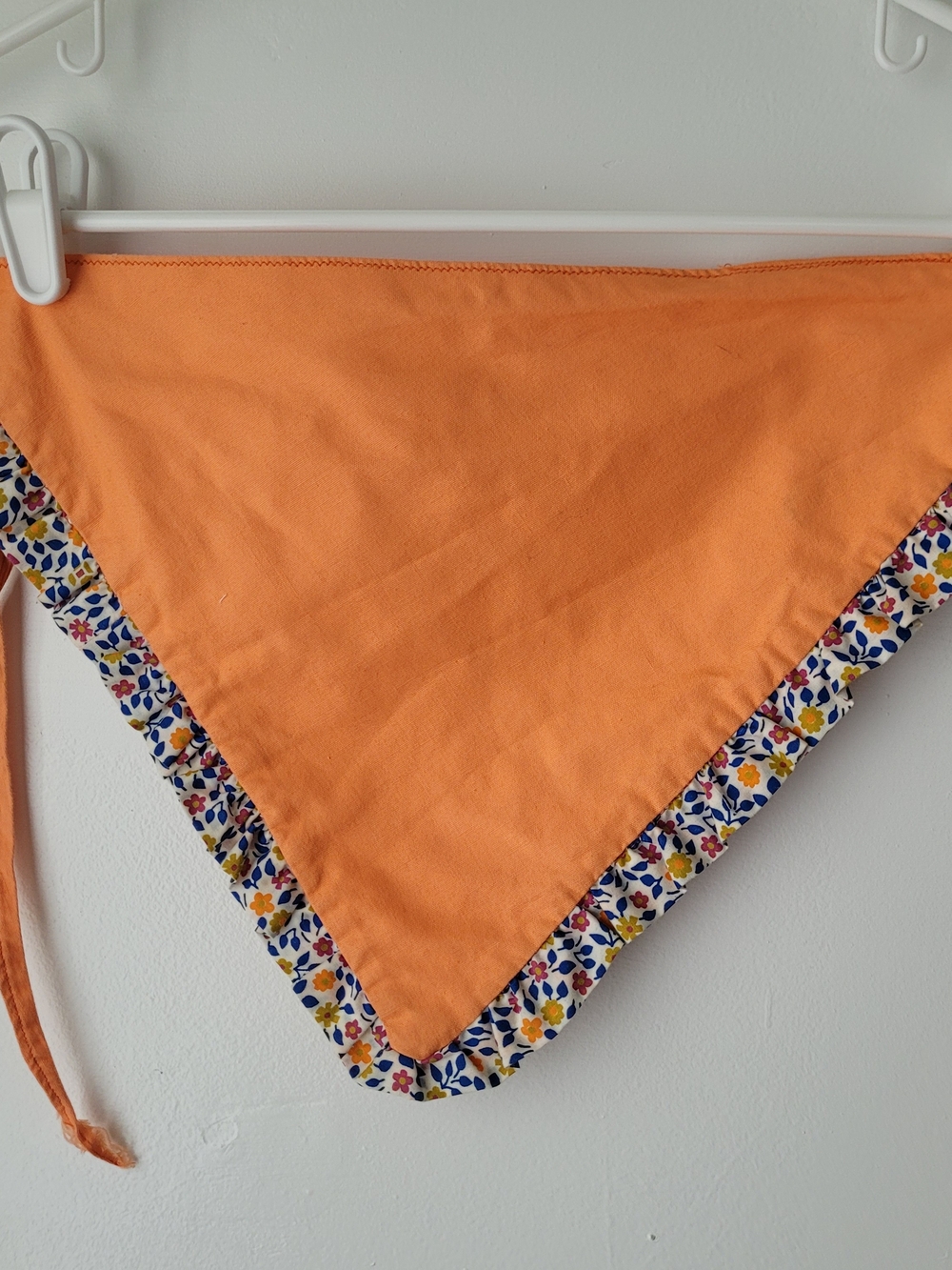 Vintage Cottagecore-style Ruffled Triangle Hair Bandana Size OS